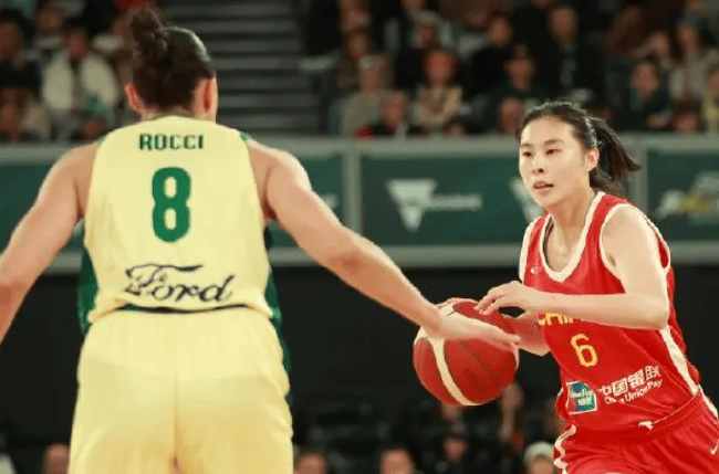  中国女篮热身赛，大比分击败澳大利亚练兵