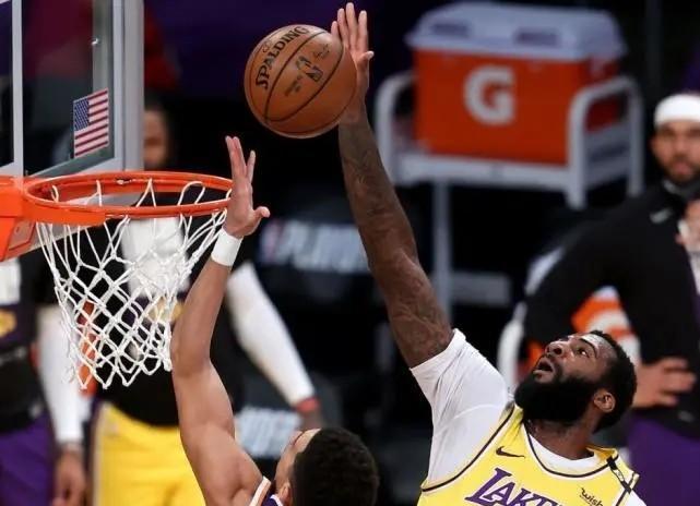  双塔组合发威，内线统治力无人能挡